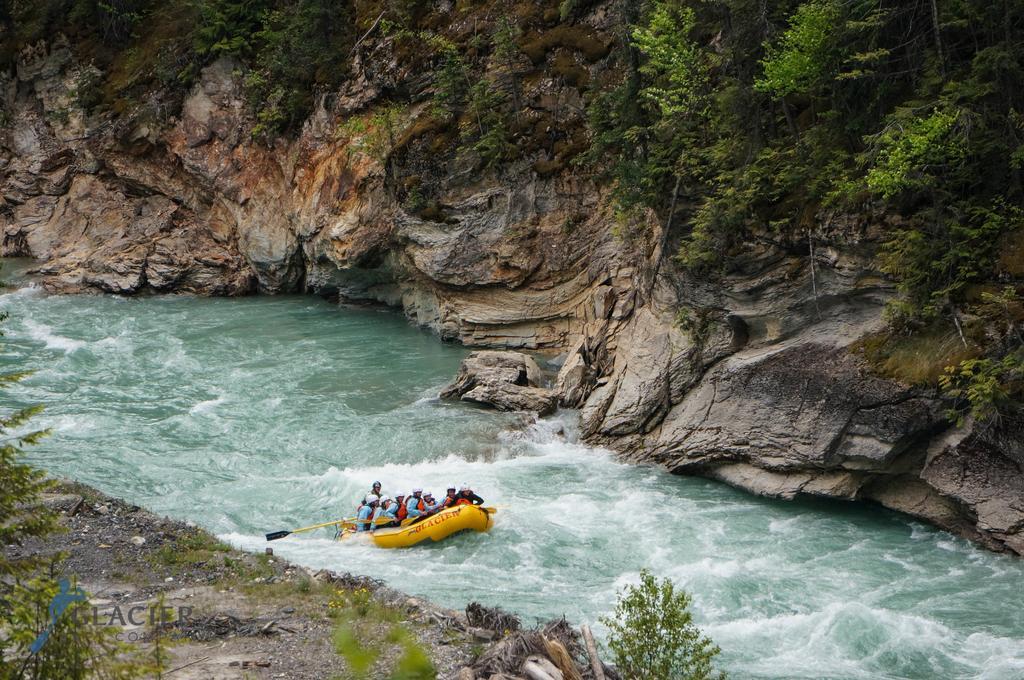 غولدن Whitewater Lodge المظهر الخارجي الصورة