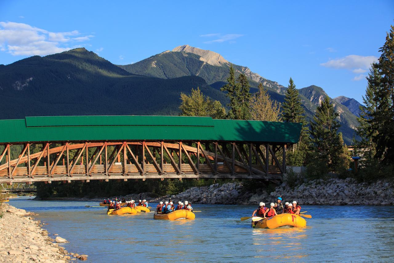 غولدن Whitewater Lodge المظهر الخارجي الصورة